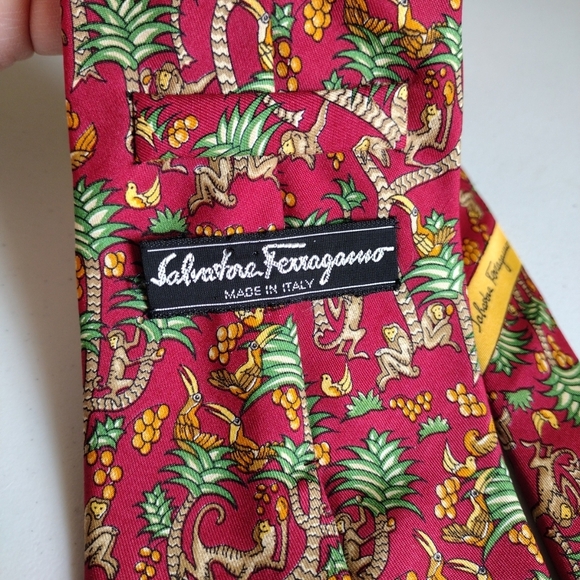 Salvatore Ferragamo Red Monkey & Fruit Print 100% Silk Men's Neck Tie-Office - Picture 4 of 6